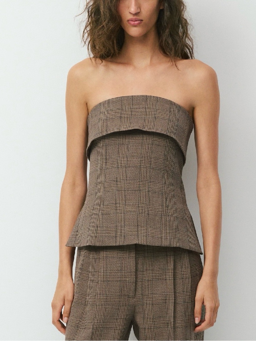 Babaton Aritzia Element Tube Top - Eversential Softly structured strapless Top